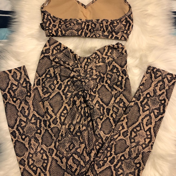 ❌SOLD❌ LiCI Fit Python Set - Picture 2 of 4